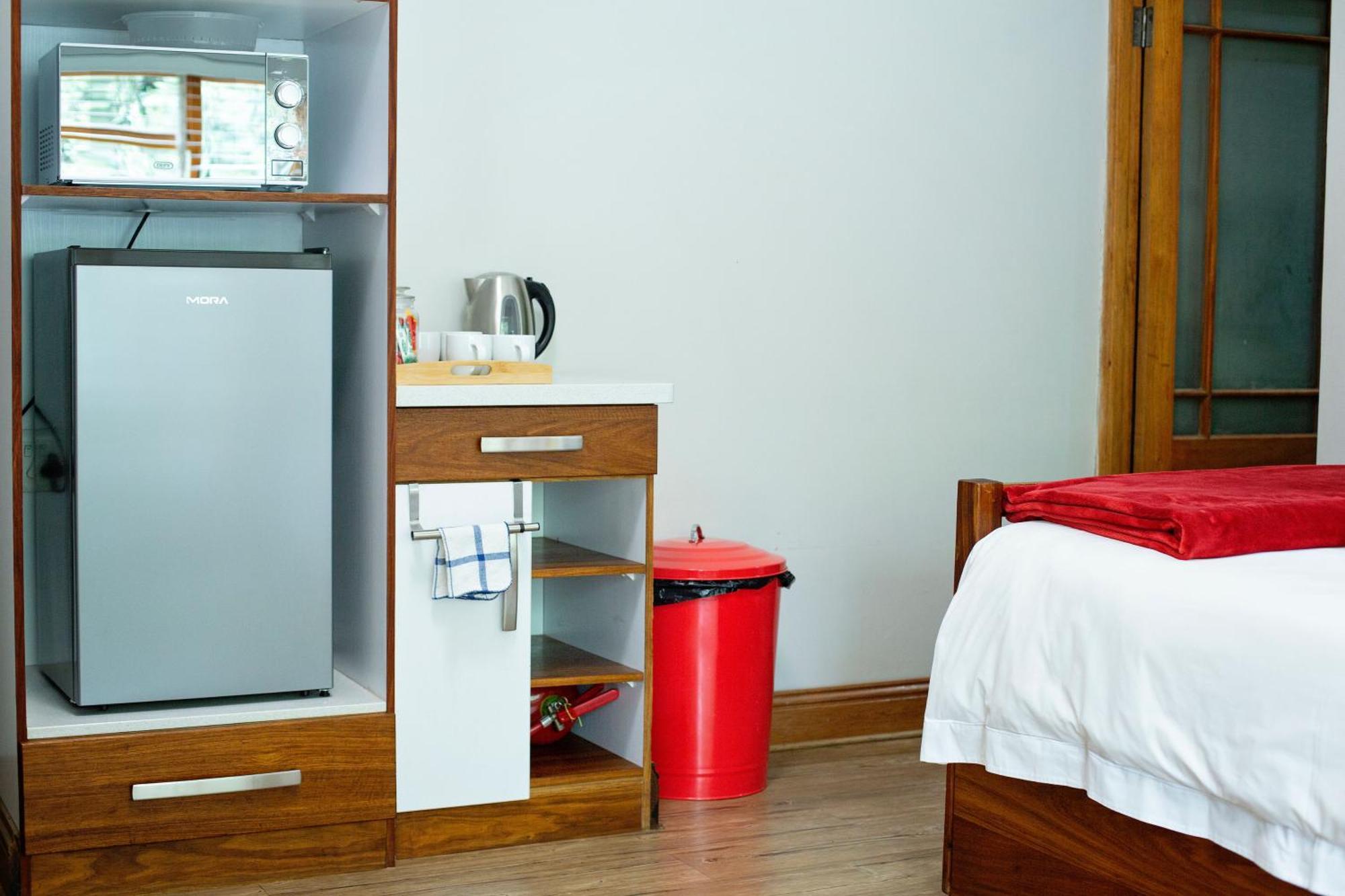 Crisp Guest Rooms Bloemfontein Buitenkant foto