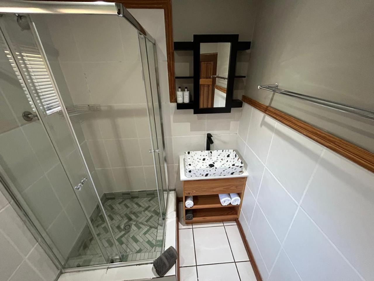 Crisp Guest Rooms Bloemfontein Buitenkant foto