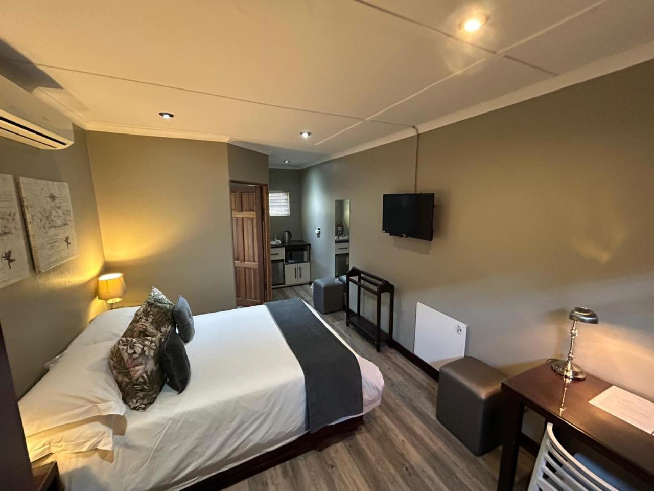 Crisp Guest Rooms Bloemfontein Buitenkant foto